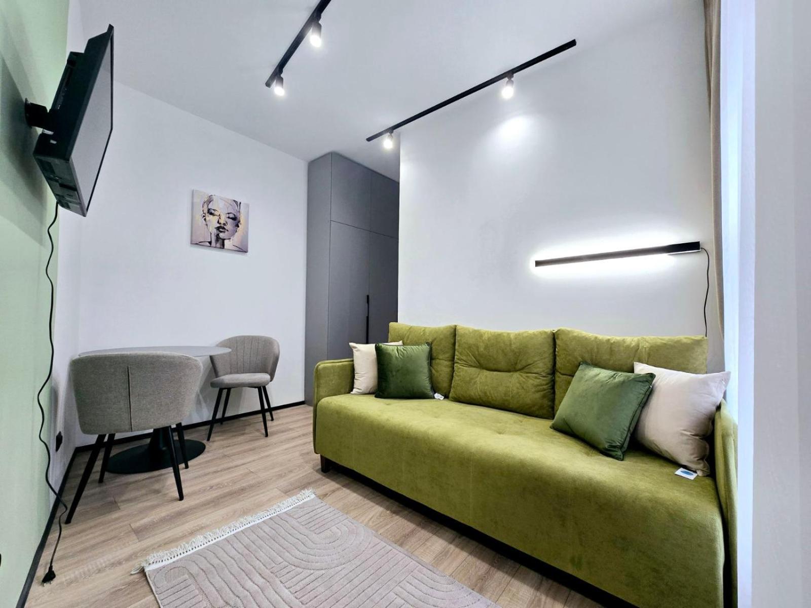 Apartment In The City Center Near The Park Leópolis Exterior foto